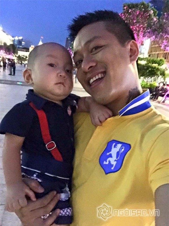 Tuấn Hưng và vợ con  0