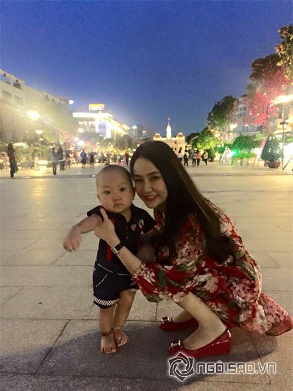 Tuấn Hưng và vợ con  4