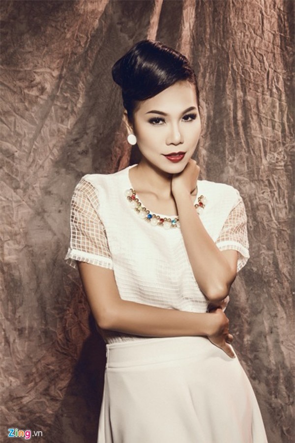 Khánh Ngọc chia tay xạ thủ Trung Hiếu vì khác biệt vùng miền