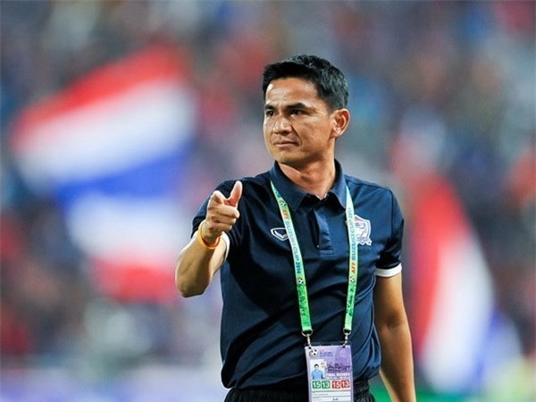 Kiatisak rất tự tin sẽ giành kết quả khả quan trước đội tuyển Việt Nam. Ảnh: AFP.