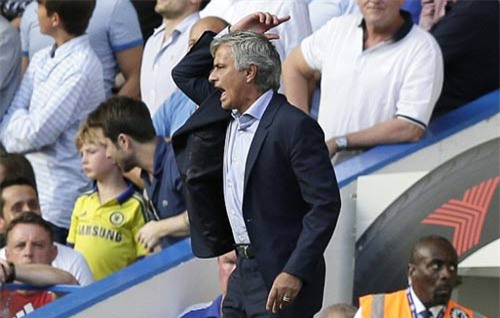 Chelsea nổi sóng: Mourinho, scandal nối tiếp scandal - 2