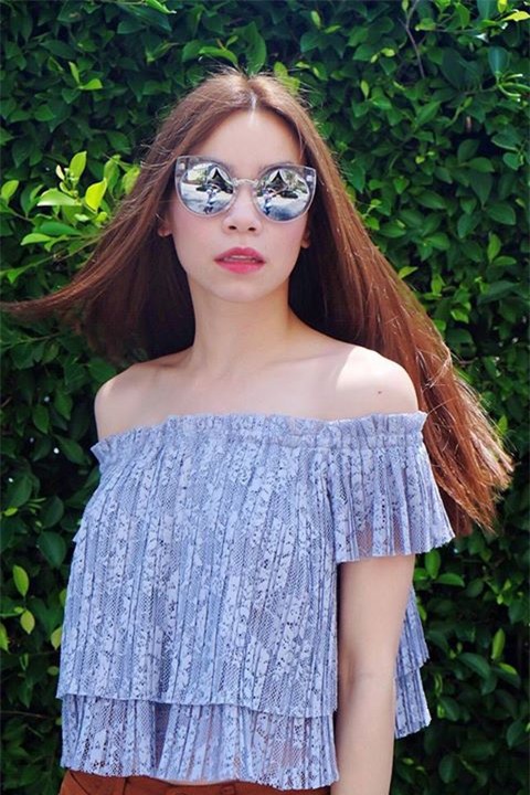 Sao Việt chọn màu son gì cho những hoạt động thường ngày