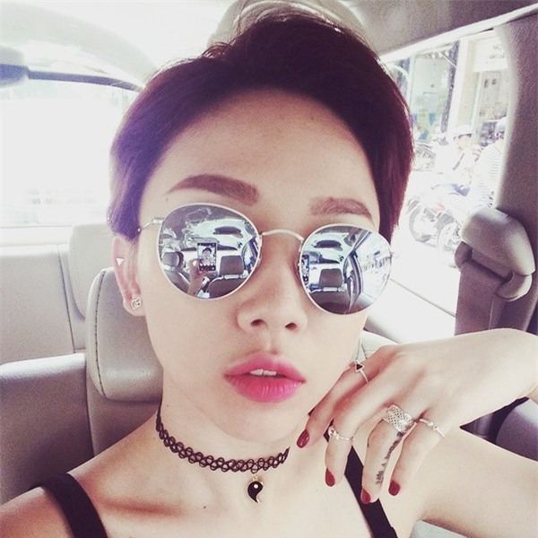 Sao Việt chọn màu son gì cho những hoạt động thường ngày