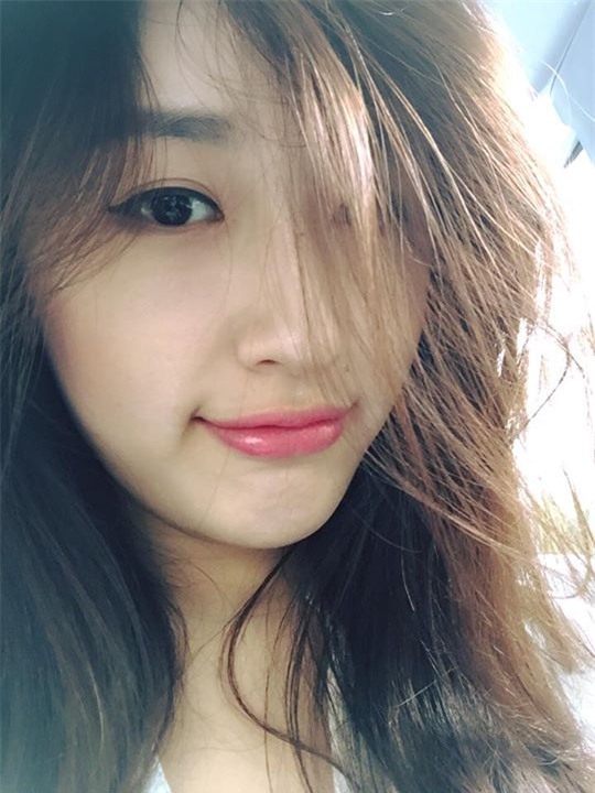 Sao Việt chọn màu son gì cho những hoạt động thường ngày