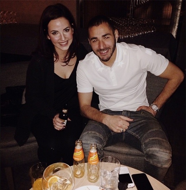 Claudia Sanchez có vẻ khá thân với các ngôi sao Real, cô từng chụp hình cùng Benzema.