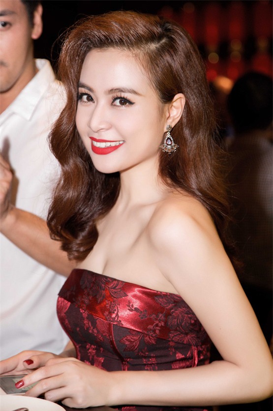 Hoàng Thùy Linh 16