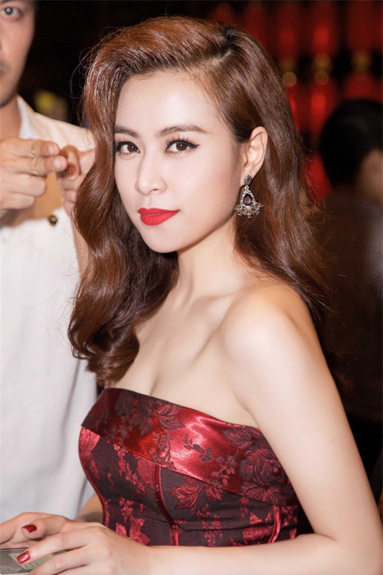 Hoàng Thùy Linh 17