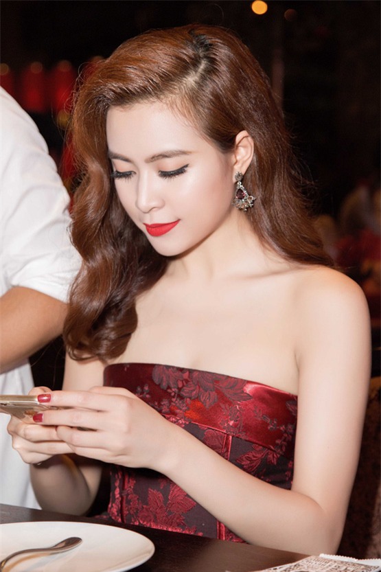 Hoàng Thùy Linh 18