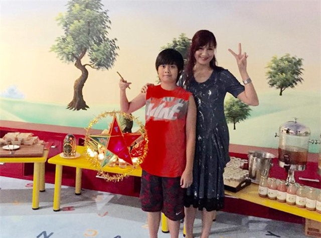 Sao Việt đón trung thu ấm cúng bên con