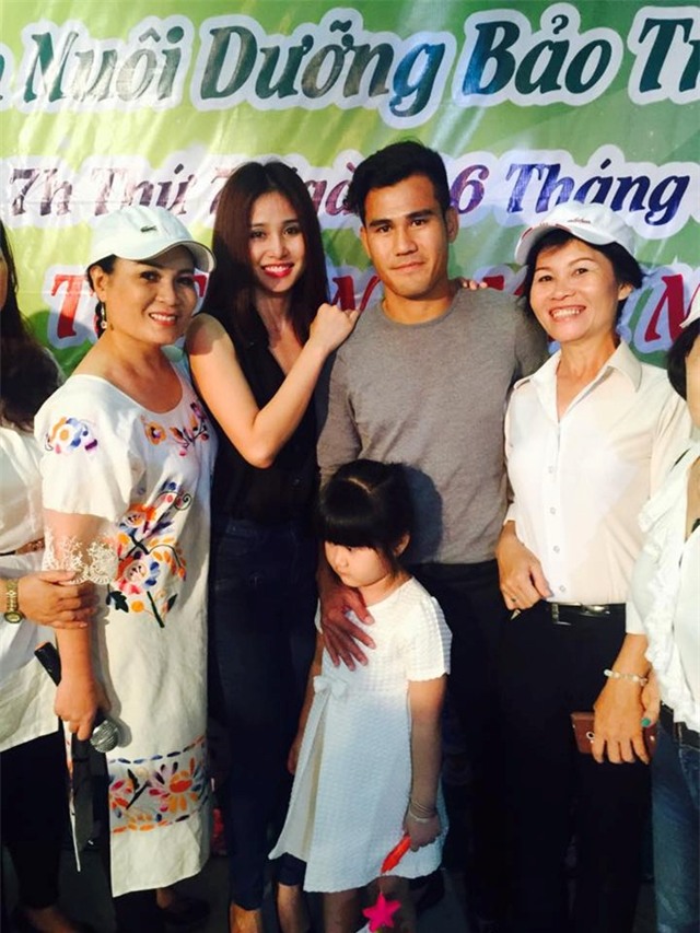 Sao Việt đón trung thu ấm cúng bên con