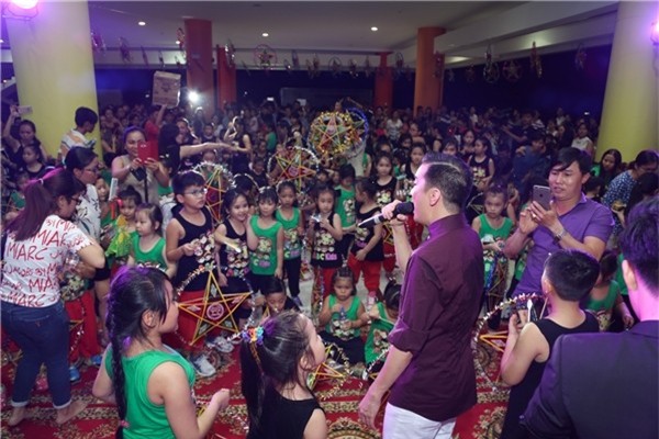 Ký ức trung thu đầy thơ mộng của Tiết Cương, Đàm Vĩnh Hưng