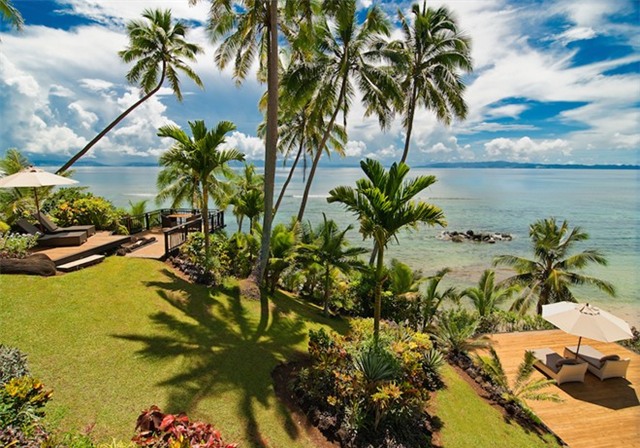 11. Taveuni, Fiji: Hòn đảo Taveuni không tràn ngập các resort và khách du lịch, đem lại cho bạn cảm giác bình yên, thư thả hơn những đảo nổi tiếng của Fiji. Du khách có thể nằm tắm nắng hay đắm mình trong làn nước trong vắt.