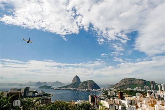 7. Rio de Janeiro, Brazil: Nhịp sống sôi động nơi đây cùng nền văn hóa ấn tượng sẽ khiến du khách không có một giây buồn bã nào.