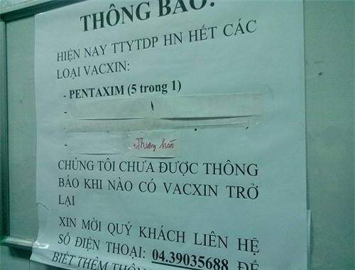 Bố mẹ "chạy theo" vắc xin dịch vụ, con lãnh hậu quả - 1