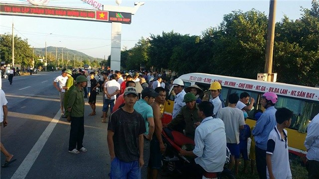 cướp lái, xe buýt, người đàn ông, gây náo loạn, Hà Tĩnh
