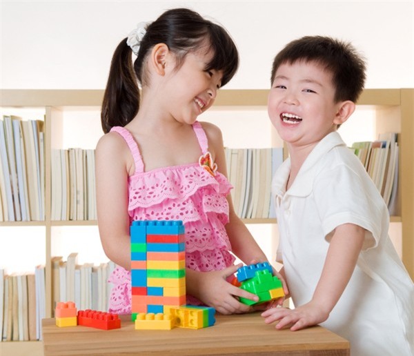 Dạy con cách chia sẻ