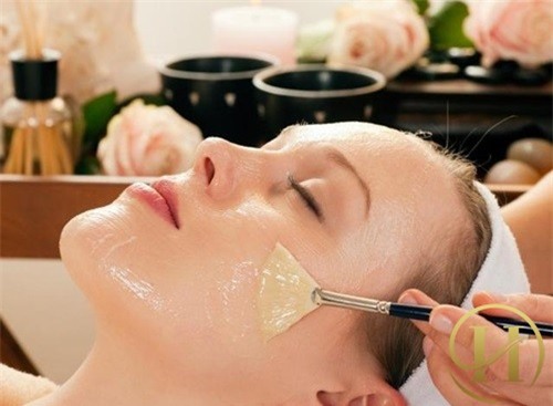 Làn da sáng mịn hơn với mặt nạ lòng trắng trứng và chanh