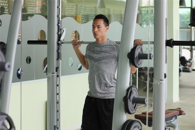 Kim Lý làm huấn luyện viên thể hình cho Lý Hoàng Nam