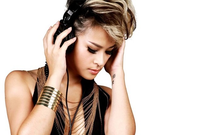 Trước khi chạm đến ước mơ trở thành DJ,&nbsp;Nguyễn Thị Hồng Ngọc (nickname Rubie,&nbsp;sinh năm 1987) từng có 2 năm làm người mẫu, 5 năm quản lý sự kiện. Cô cho hay,&nbsp;sự lựa chọn này khá đúng đắn. Hai nghề đó giúp cô tích lũy nhiều kinh nghiệm trên sân khấu, bổ trợ cho công việc DJ. Ảnh: H.T.