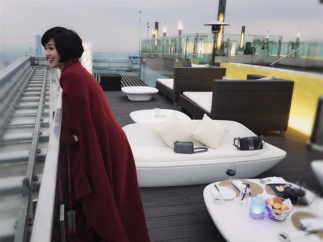 Thi thoảng, vợ chồng cô cũng dành thời gian cho những chuyến du lịch xa hoa, sang trọng.