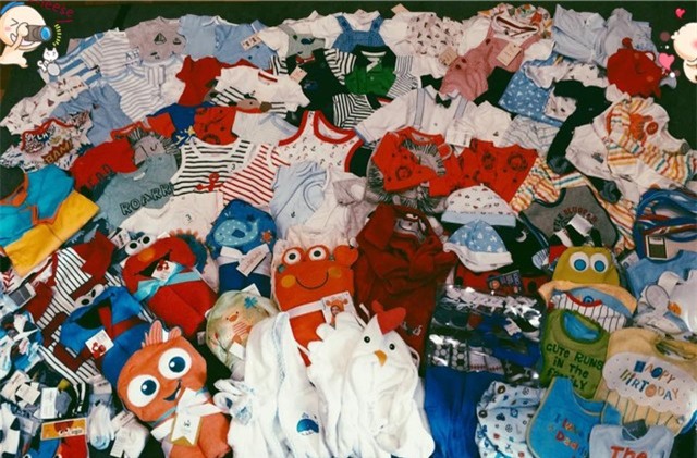 Những bộ quần áo xinh xắn đủ màu sắc, kiểu dáng dành cho cậu con trai đầu lòng của Tâm Tít