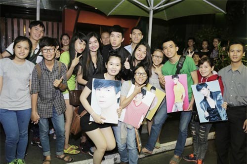 Nathan Lee lại gây 