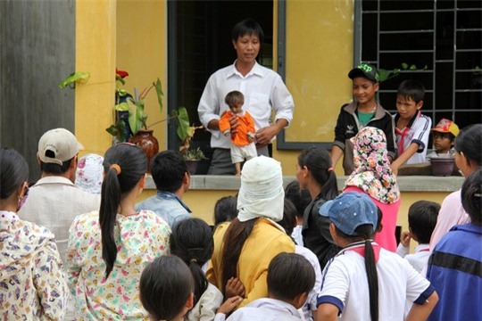 Đã 6 tuổi nhưng Đinh Văn KRể chỉ cao 50 cm, nặng 3,5 kg