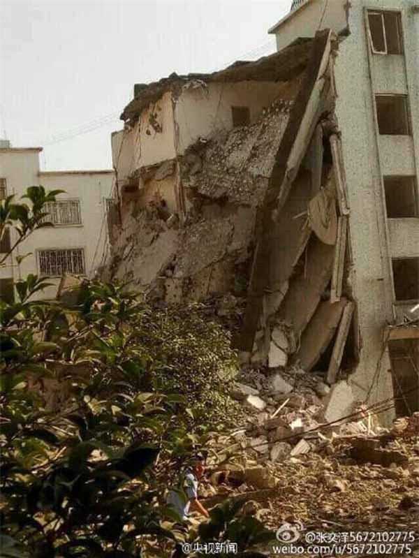 hien truong vu no bom lien tiep tai hang chuc dia diem o tq hinh anh 2