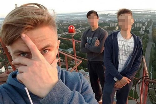 Nam sinh chết thảm vì ‘tự sướng’ trên mái nhà 9 tầng - ảnh 4