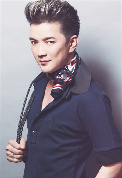Ca sĩ Đàm Vĩnh Hưng.