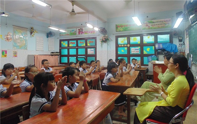 Giáo viên không được trực tiếp thu tiền (ảnh minh họa)