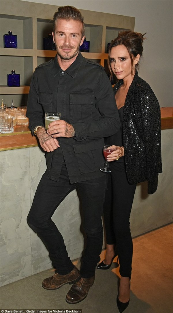 Victoria Beckham thích uống rượu