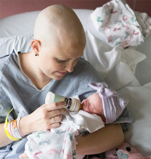 Ca đẻ thường chìm trong nước mắt của mẹ bị ung thư vú - 15