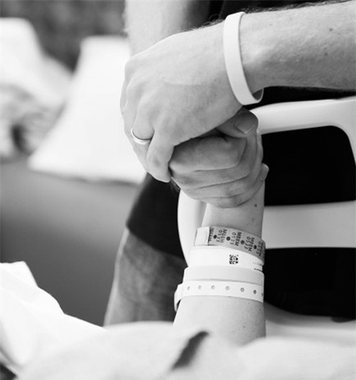 Ca đẻ thường chìm trong nước mắt của mẹ bị ung thư vú - 5