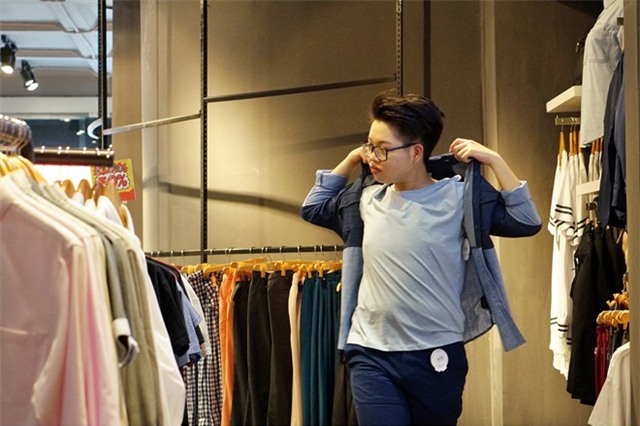 Đức Phúc ngượng ngùng mời Mỹ Tâm ăn trưa