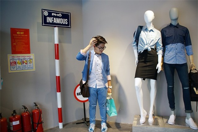 Đức Phúc ngượng ngùng mời Mỹ Tâm ăn trưa