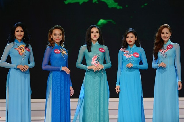 Người đẹp Hoa hậu HVVN lộng lẫy trong buổi tổng duyệt