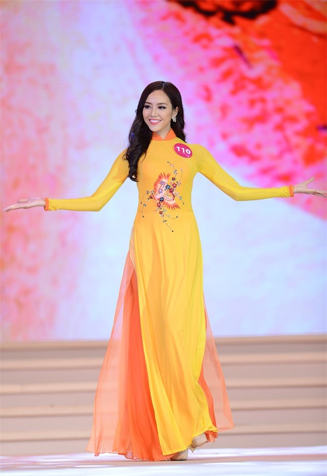 Người đẹp Hoa hậu HVVN lộng lẫy trong buổi tổng duyệt