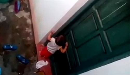 trẻ em, nhặt rác, Lạng Sơn, phẫn nộ, 2 tuổi