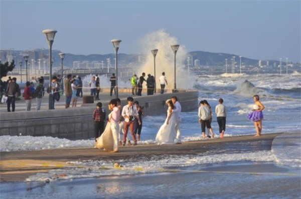 Những cảnh hậu trường chụp ảnh cưới