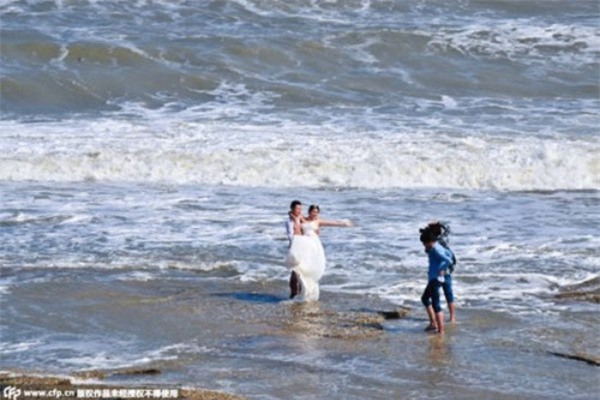 Những cảnh hậu trường chụp ảnh cưới