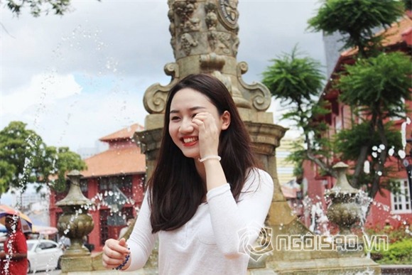 Ngắm loạt ảnh cũ đời thường của 2 Á hậu Hoàn vũ Việt Nam 2015 17