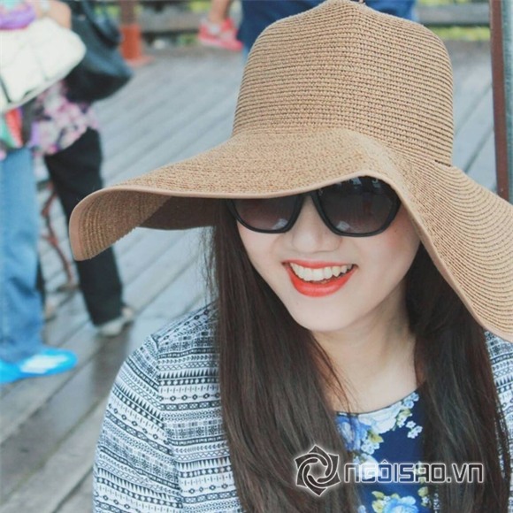 Ngắm loạt ảnh cũ đời thường của 2 Á hậu Hoàn vũ Việt Nam 2015 20