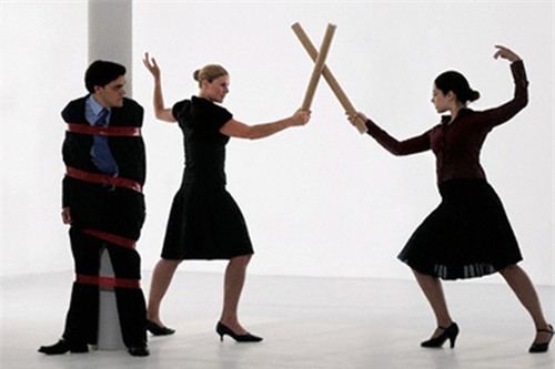 Tuyệt chiêu đánh ghen của vợ khiến chồng phải giật mình nể sợ - 1