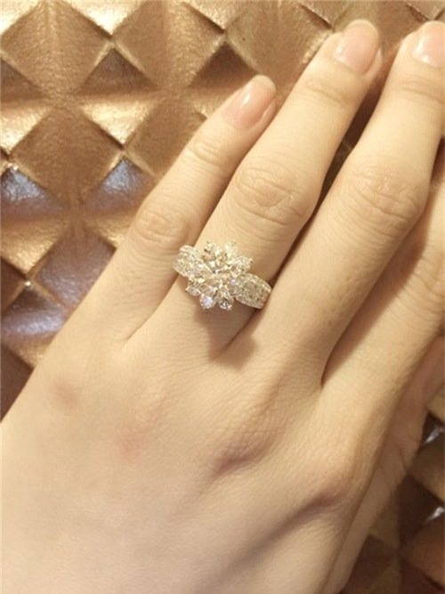 Vân Trang tiết lộ lễ đính hôn “kim cương” để đáp trả Victor Vũ? - 1