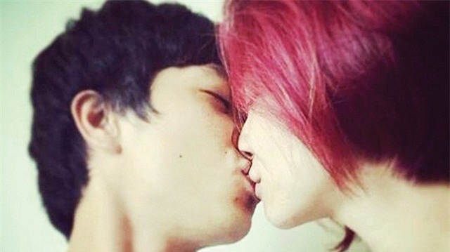 Sao Việt úp mở chuyện tình cảm