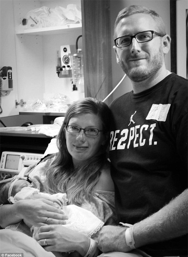 Natalie và chồng Brian cùng con gái Eleanor Josephine