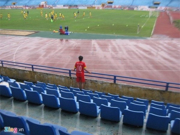 ban-sao-cua-cong-phuong-xuat-hien-tren-san-tap-u19-viet-nam-319b4