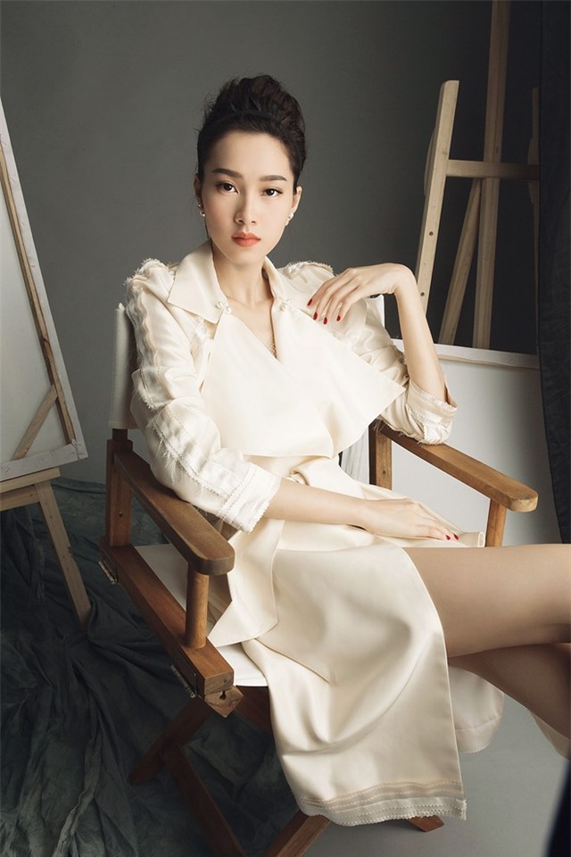 Hoa hậu Đặng Thu Thảo sexy và cá tính