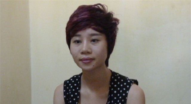 'Luật ngầm' của bà chủ 9X cầm đầu dây tiếp viên ở quán hát